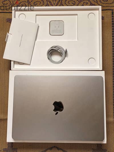 MacBook Air M3 8GB/512GB Gray, Battery Cycle: 1, Open Box
