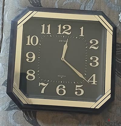 ساعة حائط سيكو (Seiko) ياباني أصلي كلاسيك - حالة ممتازة شغالّة تمام.