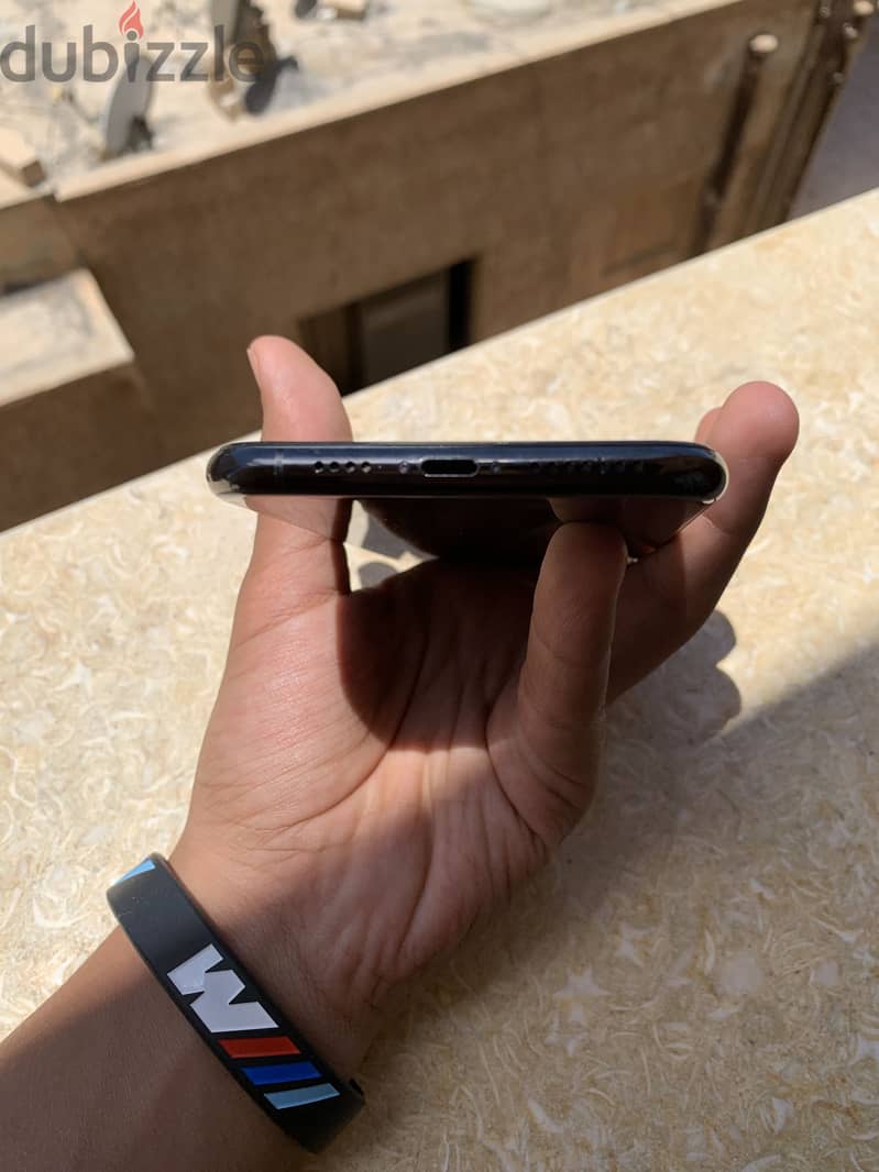Apple - iPhone XS Max 3