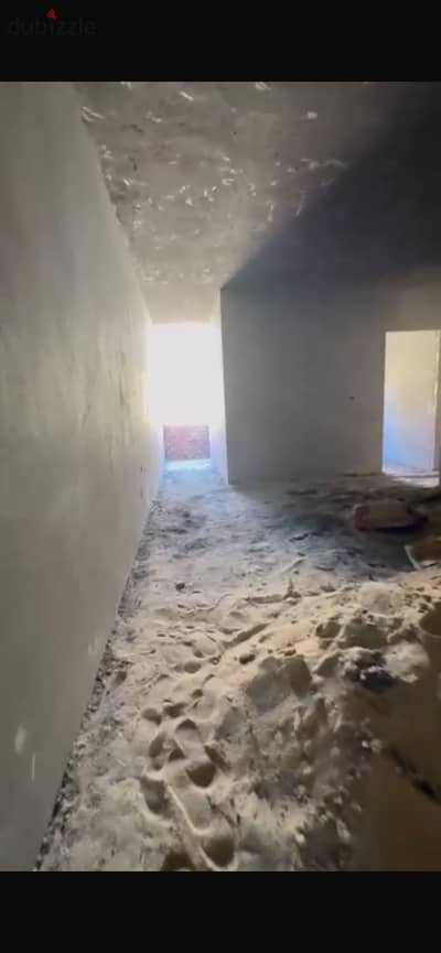 شقة للبيع 160م في حي النادي الشروق - بجوار نادي هليوبوليس  الموقع: حي النادي (أفضل أحياء الشروق)، بجوار بوابة 6 للنادي