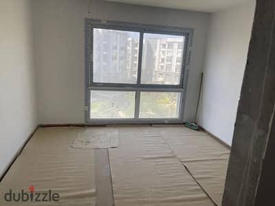 شقة للبيع 207م في كمبوند هايد بارك – Park Corner – برايم لوكيشن – فيو مباشر على الـ Pocket Park – تشطيب ألترا سوبر لوكس – 3 غرف منها ماستر