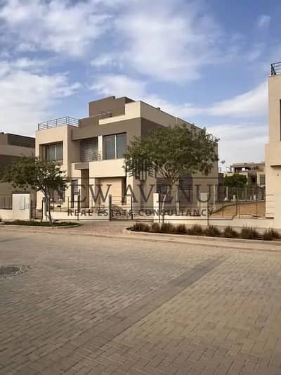 فيلا تاون هوس كورنر بمقدم واقساط استلام سنة موقع مميز في بالم هيلز palm hills new cairo