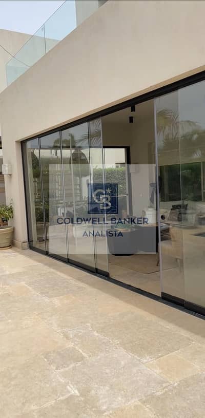 هاسيندا باي – سيدي عبد الرحمن – الساحل الشمالي النوع: فيلا مستقلة للايجار المساحة المبنية: 800 متر مربع 5 غرف نوم 5 حمامات تشطيب كامل