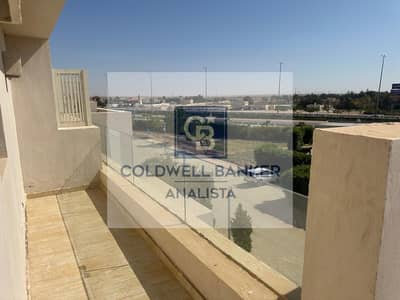 هاسيندا باي – سيدي عبد الرحمن – الساحل الشمالي النوع: تاون هاوس للبيع المساحة المبنية: 353 متر مربع مساحة الأرض: 314 متر مربع 4 غرف نوم 5 حمامات تشطيب