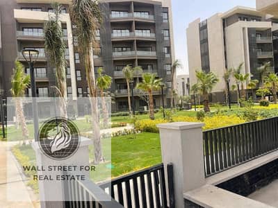 شقه للبيع ارضي بجاردن في بريفادو استلام فوري بالعدادات طرفيه بحري 83م بجاردن 35م