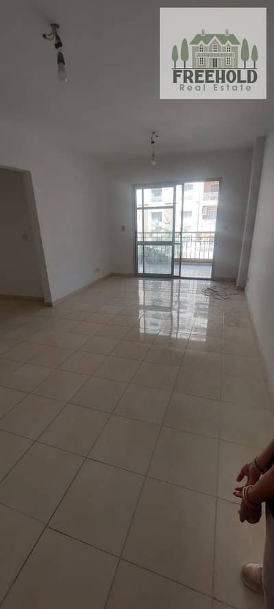 **96m² apartment for sale in Madinaty B11, overlooking the park. Prime location, just steps from All Seasons Park, services, and the Strip Mall. ** **96m² apartment for sale in Madinaty B11, overlooking the park. Prime location, just steps from All Seasons Park, services, and the Strip Mall. **