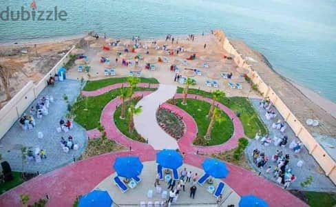 غرف فندقيه  على البحر وحمامات سباحه