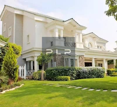 Ultra-luxurious, fully furnished villa for rent, ready for immediate occupancy, with a stunning view and the lowest rental price within Mountain View