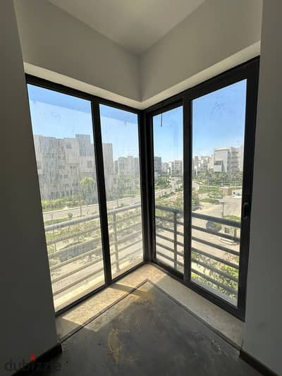 Apartment for rent in Madinaty 78 square meters, two bedrooms and a bathroom, second floor, distinguished, first residence, area B8, distinctive view