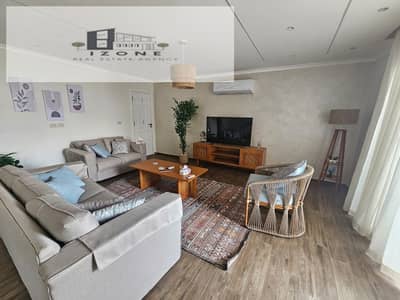 شقة للإيجار في Hyde Park Park Corner القاهرة الجديدة 160م 2 غرفة نوم منهم ماستر و3 حمامات مفروشة بالكامل تشطيب كامل بالدور الثالث