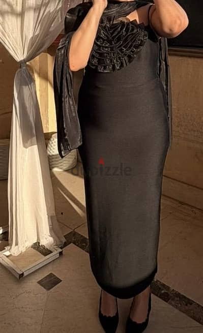 Black maxi dress only worn once for 3 hours