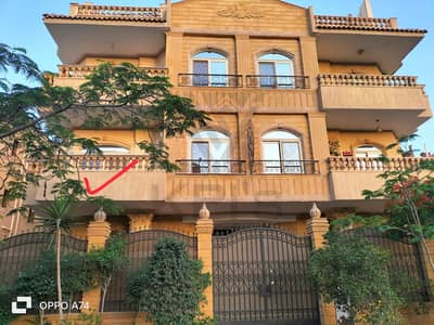 Ready-to-move-in apartment, finished to an ultra-super-lux standard and fully equipped—move-in ready at a price below market value.