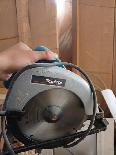 منشار كهربائي  makita ياباني اصلي موديل 5800
