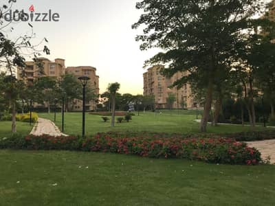 Apartment 175m with kitchen finishes on wide garden, phase one in Madinaty