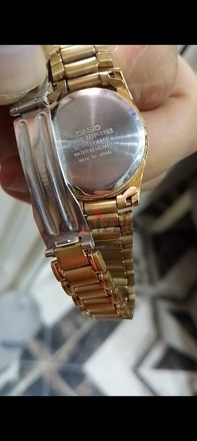 اوريجينال موديلها بالتحديد Casio MTP-1183G