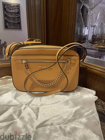 شنطة اوريجينال MICHAEL KORS وارد امريكا شنطة اوريجينال MICHAEL KORS وارد امريكا