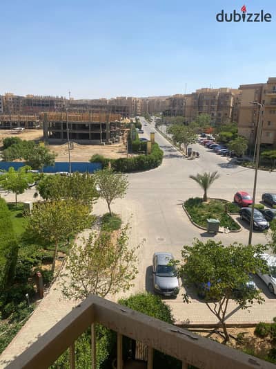 بسعر مميز شقة  استلام  فوري  ومتشطبة  في  كومبوند اشجار سيتي اكتوبر