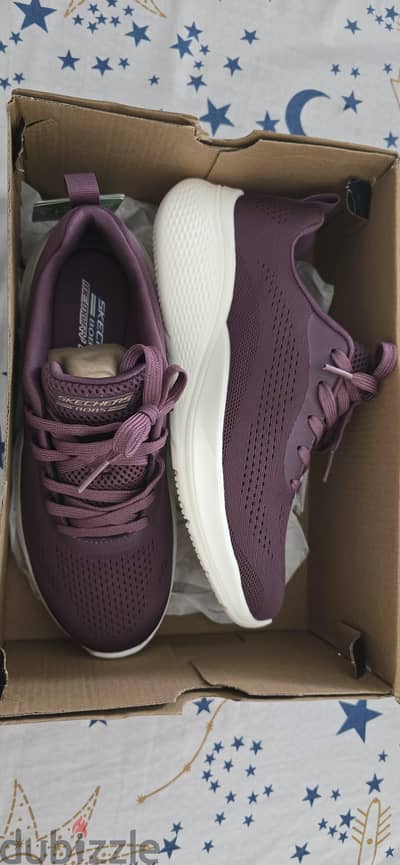 للبيع حذاء اسكتشرز Skechers أصلي – جديد تمامًا 