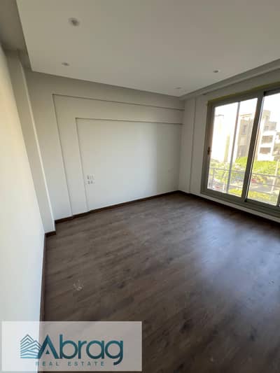 Apartment for rent, 90 sqm, one bedroom, super-lux finish, including kitchen, in Palm Parks Extension, October.