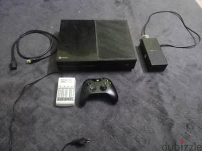 Xbox one استعمال خفيف معه دراع واحد و شاحن 365 GB  حجارات