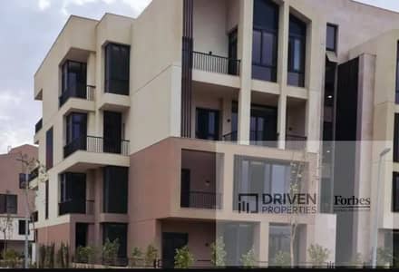 Under Market Price Ready To Move Townhouse for Sale By Installments in VYE SODIC Sheikh Zayed Beverly Hills New Zayed Giza