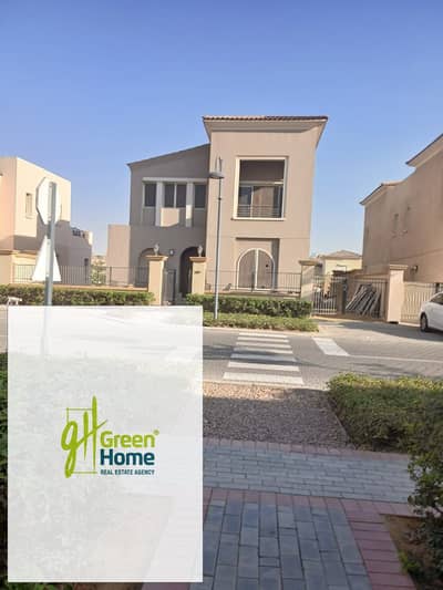 فيلا 5 غرف نوم متشطبة بالمطبخ والتكييفات للبيع في اب تاون كايرو اعمار مصر Uptown Cairo Emaar