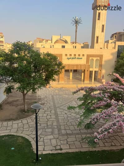 For sale in my city, an apartment of 111 meters directly in front of the services, overlooking Al-Tawheed Mosque and an unspoiled garden.