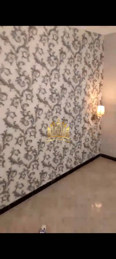 المعادي جاردنز على الطريق الدائري المعادي مباشره هاي لوكس  ارضي اداري ع الشارع  ٣ غرف ٢حمام  ٢٠٠٠٠