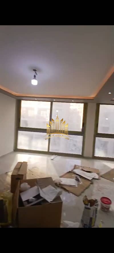 For rent, first residence, ultra super lux, 1 Qattameya, area 200 meters, three rooms and three bathrooms, equipped kitchen.