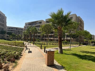 اقل من سعرالسوق شقة متشطبة للبيع في بالم هيلز - palm hills موقع مميز تطل علي مساحة خضراء استلام فوري  بالتكييفات