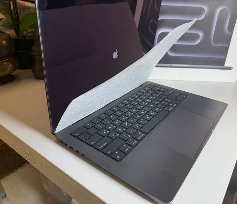 MacBook Pro 14” — Apple M4 - 16G RAM - 512 SSD - Laptops - 208395508