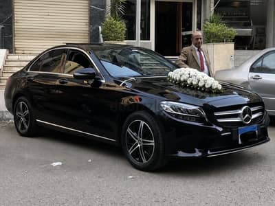 سياره مرسيدس للايجار اليومى او الزفاف بالسواق و يوجد جميع الموديلات