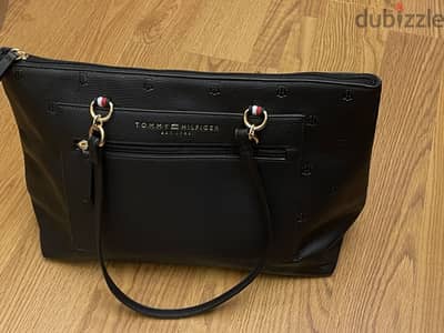 Black Tommy bag