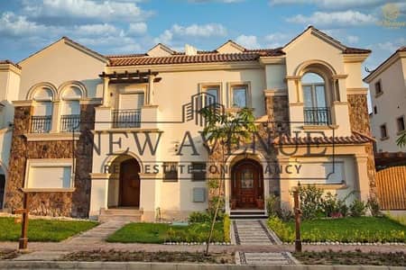 تاون هاوس 390 متر في ديڤينا جاردنز الشروق Divina Gardens اربع غرف في موقع متميز على مساحات خضراء جاهز للاستلام