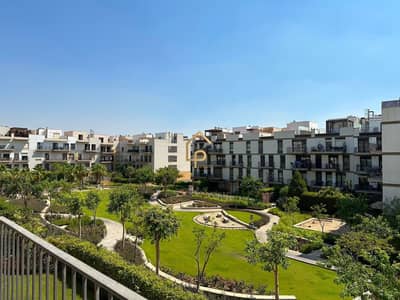 Apartment for Rent in Courtyard, Beverly Hills