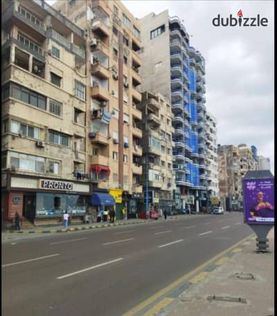 For sale 50m two floors in Cleopatra directly on the sea