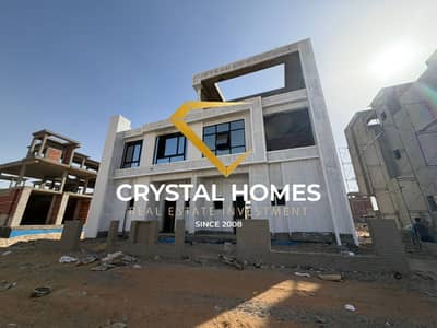 Twin House in a Luxurious Compound in Pond 2 at a Special Price with Installments over 10 Years An Unmissable Opportunity