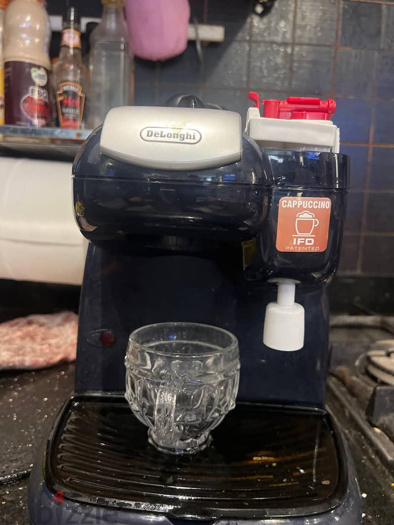 Delonghi cofee machine 1