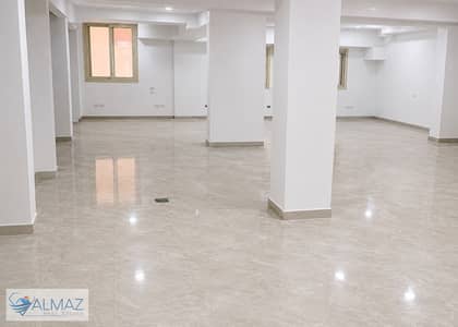 بيزمنت اداري فاضي 360 متر للايجار في البنفسج عمارات التجمع الاول تطل مباشرة على شارع التسعين الشمالي.