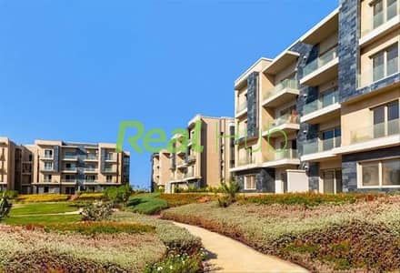 شقة بحديقة خاصة استلام فوري فيGalleria moon valley