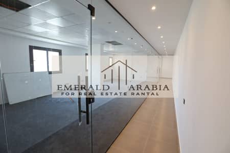 An administrative surface suitable for large companies and institutions fully equipped