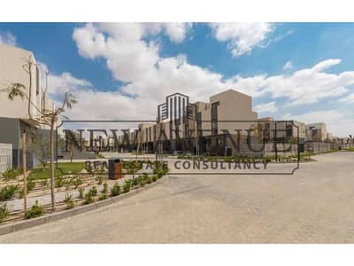 Fully Finished Townhouse Villa in Al Burouj Near Sodic East