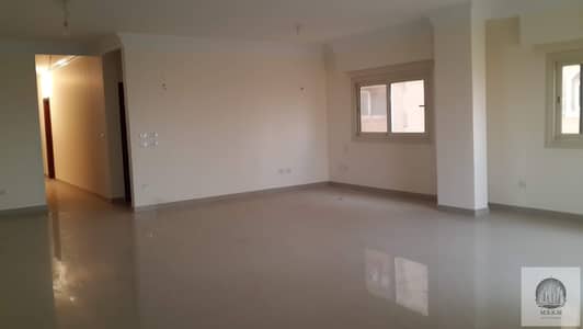 Apartment for rent in Al Narges Buildings, 235 sq m, 3 bedrooms and 3 bathrooms, super deluxe finishing, suitable for residential or administrative us