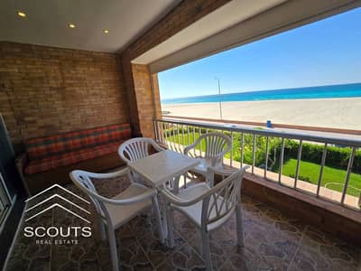 Chalet for sale fully finished to ultra super lux standards featuring full views of the sea and the pool and situated in a prime location at La Vista