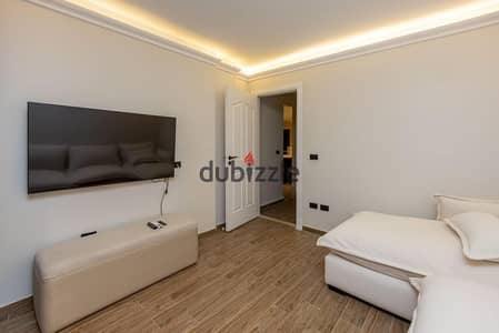 Heliport furnished with air conditioning, 2 rooms and reception, first residence near the sea