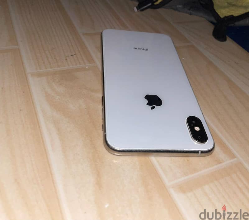 Apple - iPhone XS Max 4
