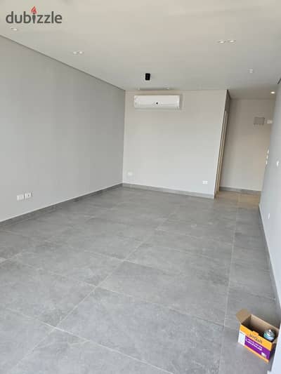 شقة للإيجار في كمبوند فيلدج ويست الشيخ زايد | 163م | 3 غرف نوم | بالتكييفات والمطبخ