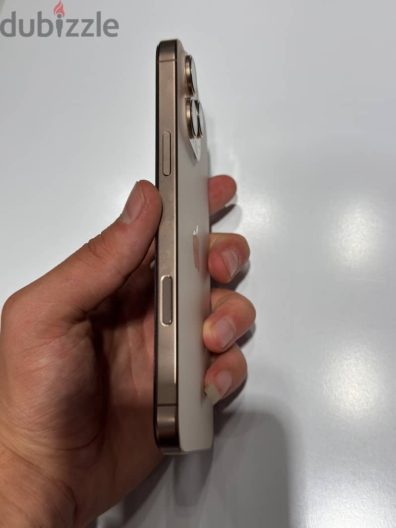 iPhone 16 Pro Max 1