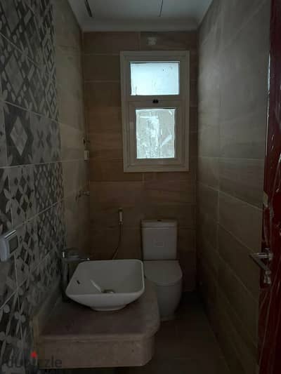 Apartment for sale in the new capital, immediate delivery ready for housing, two rooms, ultra super luxuriously finished in a lively location with services available