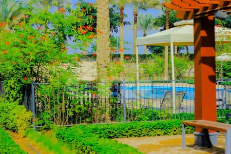3 bedroom duplex with garden, very prime location